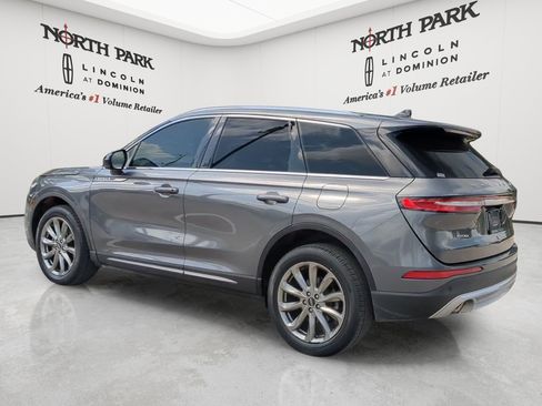 Used 2022 Lincoln Corsair AWD w/ Premium Package image 3