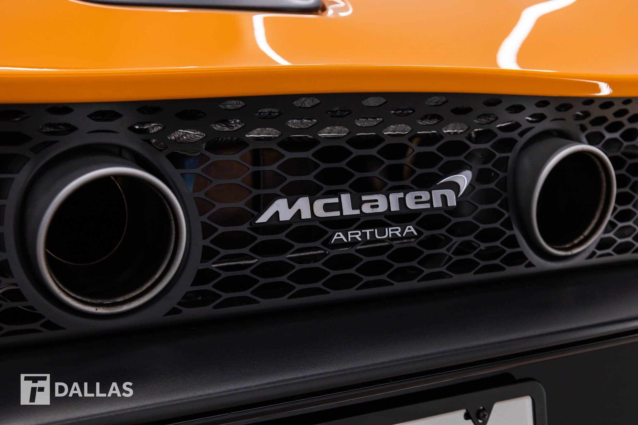 Used 2026 McLaren Artura RWD image 9