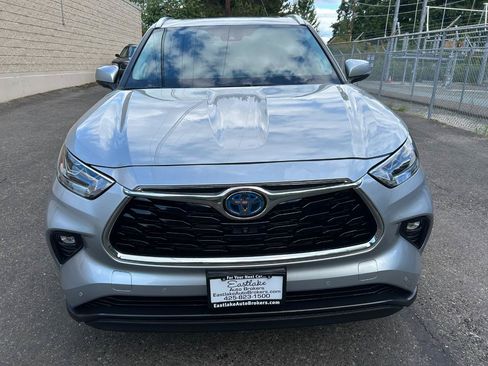 Used 2021 Toyota Highlander Limited AWD/4WD image 2