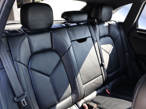 Certified 2024 Porsche Macan image 24