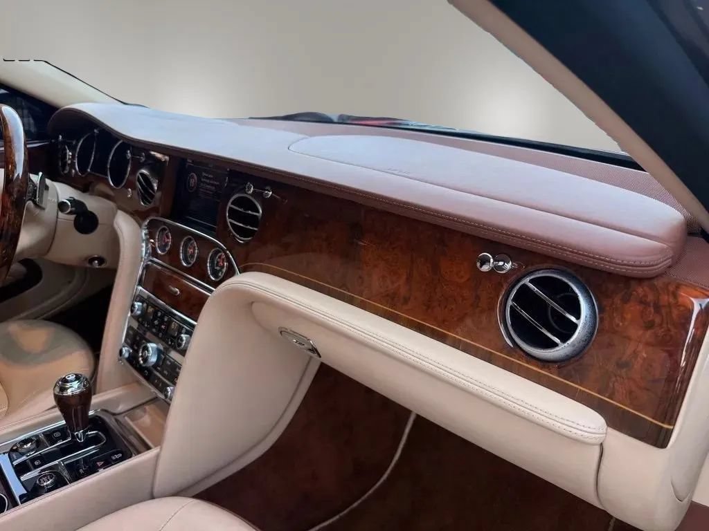 Used 2012 Bentley Mulsanne RWD image 33