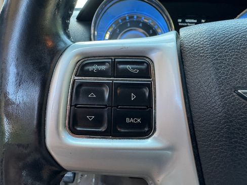 Used 2013 Chrysler 300 RWD image 27