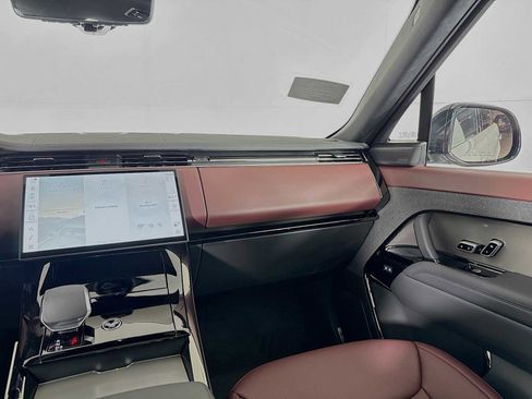 Used 2025 Land Rover Range Rover Sport Dynamic SE image 31