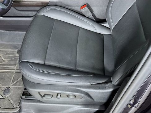 Used 2022 Chevrolet Silverado 1500 LTZ w/ LTZ Premium Package image 22