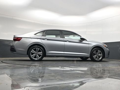 Used 2024 Volkswagen Jetta SE FWD image 40