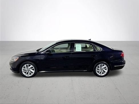 Used 2018 Volkswagen Passat 2.0T SE FWD image 9