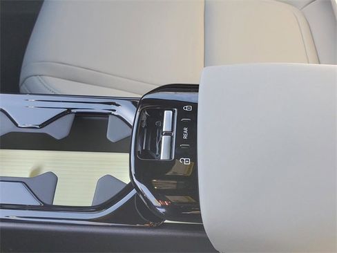 New 2025 Volvo EX30 Plus w/ Protection Package Premier image 20