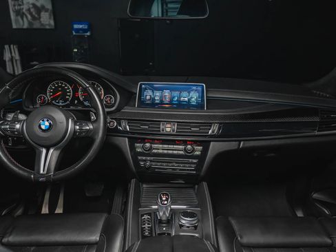 Used 2017 BMW X5 M image 43