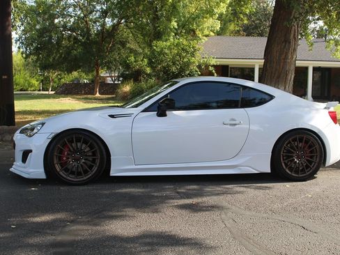Used 2020 Subaru BRZ tS RWD image 2