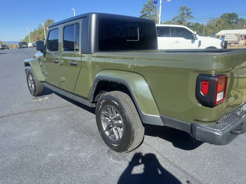 Used 2023 Jeep Gladiator Sport image 23