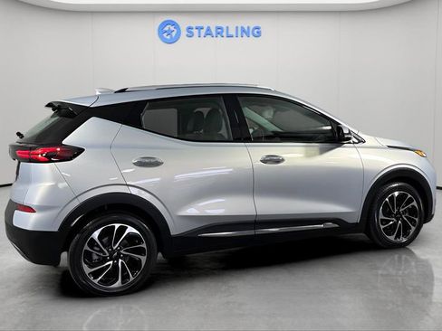 Used 2023 Chevrolet Bolt EUV Premier FWD image 11