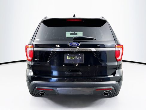 Used 2017 Ford Explorer XLT w/ Equipment Group 202A image 7