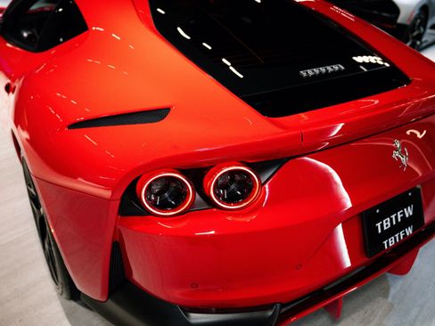 Used 2020 Ferrari 812 Superfast image 9