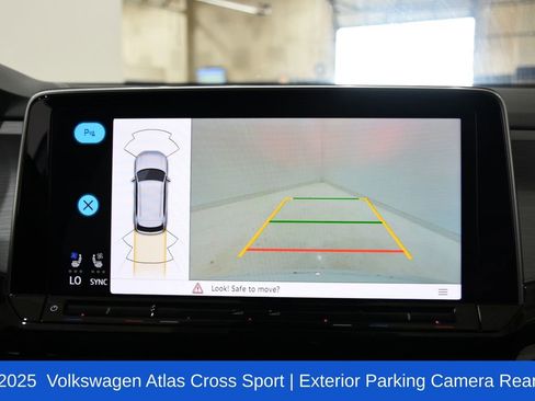 Used 2025 Volkswagen Atlas Cross Sport SE FWD image 14