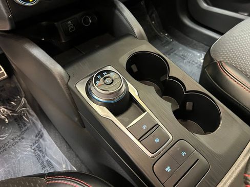 Used 2024 Ford Escape ST-Line image 25