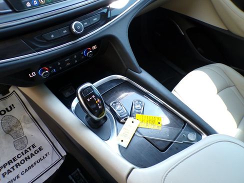 Used 2020 Buick Enclave Premium w/ Sun and Sites Package AWD/4WD image 30