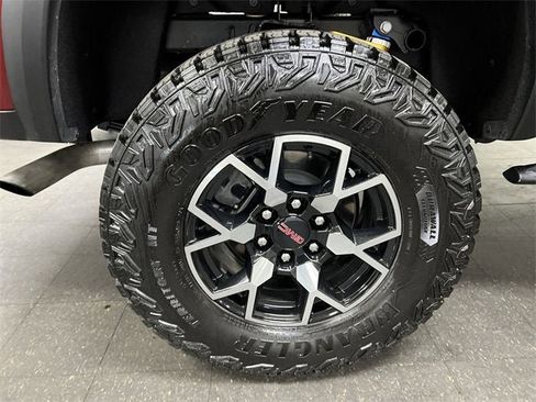 Certified 2024 GMC Canyon AT4X image 33