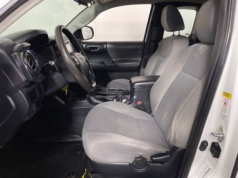 Used 2017 Toyota Tacoma SR w/ SR Convenience Package image 12