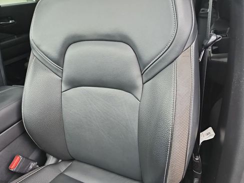 Used 2023 Nissan Pathfinder SL w/ SL Premium Package FWD image 14