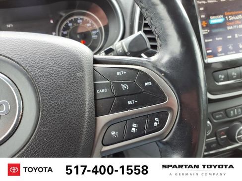 Used 2019 Jeep Cherokee Limited w/ Technology Group image 17