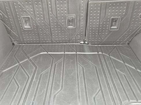 Used 2021 Chevrolet Equinox LT FWD image 37