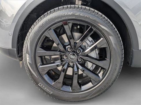 New 2026 Land Rover Discovery S image 10