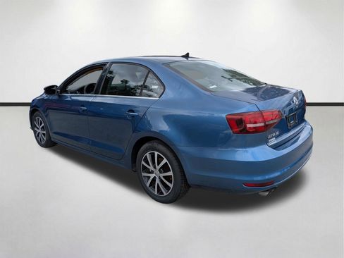 Used 2017 Volkswagen Jetta SE FWD image 6