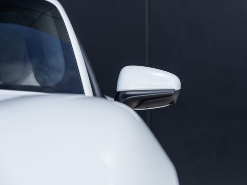 Certified 2023 Porsche Taycan image 18