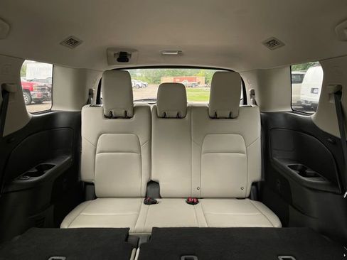 Used 2023 Nissan Pathfinder SL AWD/4WD image 38