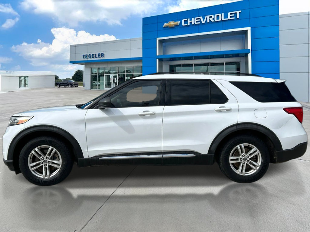 Used 2020 Ford Explorer XLT w/ Equipment Group 202A RWD image 8