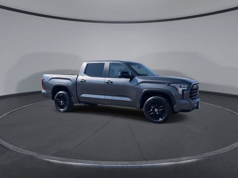 Used 2024 Toyota Tundra Limited AWD/4WD image 3
