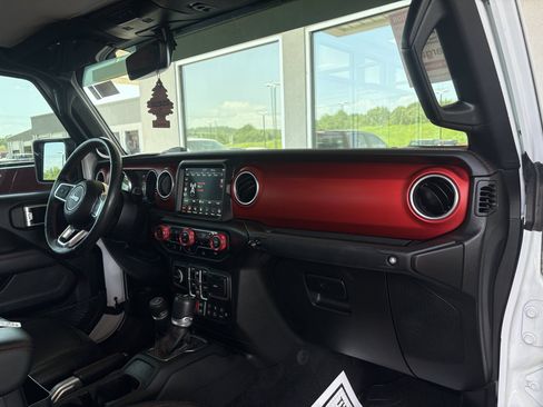 Used 2020 Jeep Gladiator Rubicon AWD/4WD image 15
