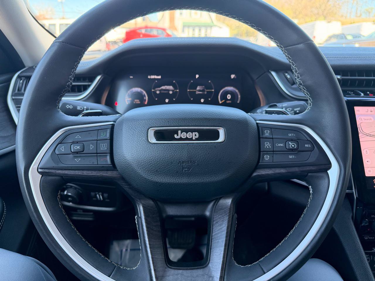 Used 2023 Jeep Grand Cherokee Limited AWD/4WD image 26