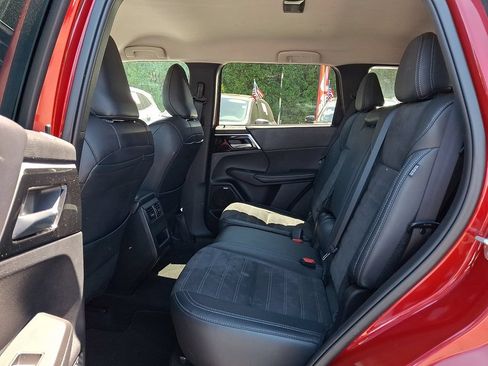 Used 2025 Mitsubishi Outlander SE AWD/4WD image 11