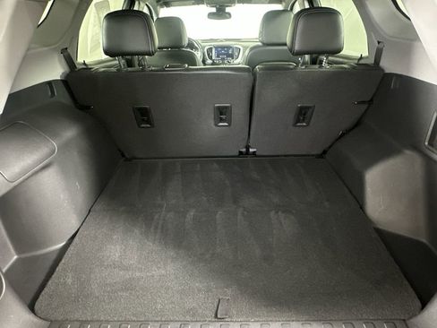 Used 2022 GMC Terrain SLT image 26