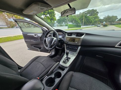 Used 2014 Nissan Sentra SR w/ SR Driver Package image 30