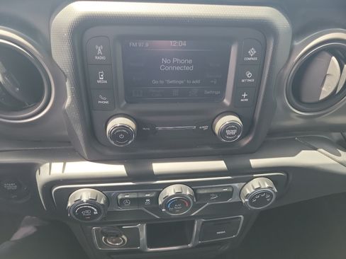 Used 2018 Jeep Wrangler Unlimited Sport AWD/4WD image 24
