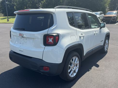 Used 2019 Jeep Renegade Latitude FWD image 5