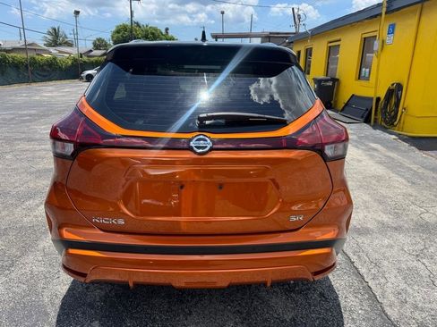 Used 2024 Nissan Kicks SR w/ SR Premium Package FWD image 12