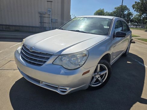 Used 2010 Chrysler Sebring Touring FWD image 21