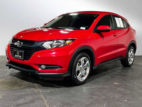 Used 2017 Honda HR-V EX image 7