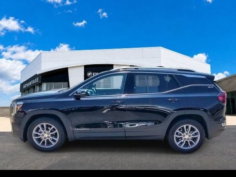 Certified 2023 GMC Terrain SLT w/ LPO, Floor Liner Package FWD image 9