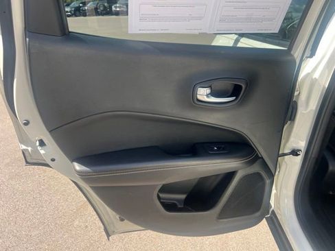 Used 2019 Jeep Compass Latitude w/ Safety & Security Group FWD image 15