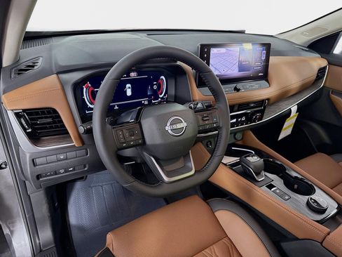 New 2026 Nissan Rogue Platinum image 9