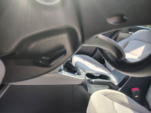 Used 2020 Hyundai Elantra SE FWD image 20