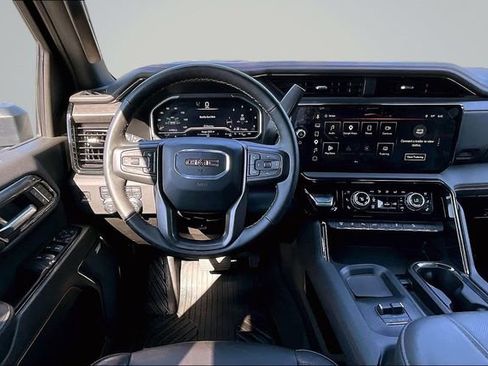 Used 2024 GMC Sierra 3500 AT4 w/ AT4 Premium Plus Package AWD/4WD image 9