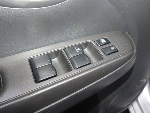 Used 2017 Nissan Versa SV FWD image 18