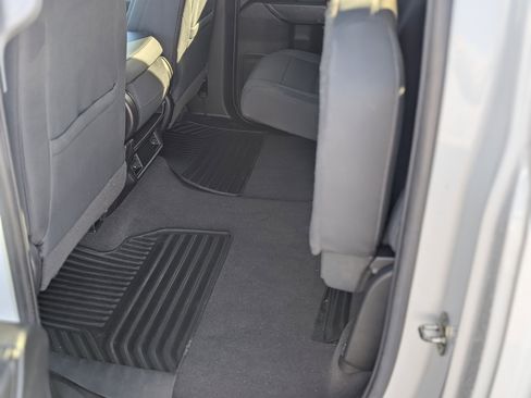 Used 2020 Chevrolet Silverado 1500 LT image 29