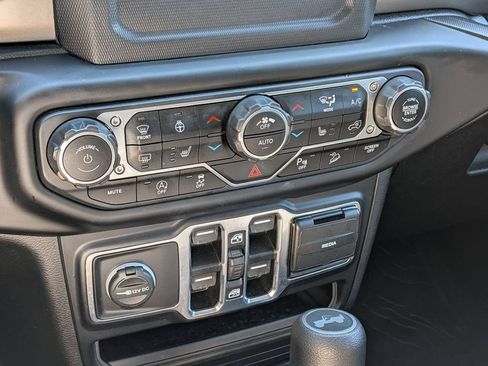 Used 2020 Jeep Wrangler Unlimited Sport S AWD/4WD image 19