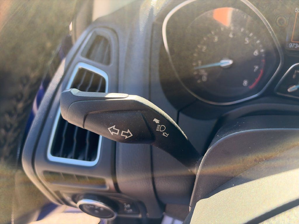 Used 2015 Ford Focus Titanium FWD image 32